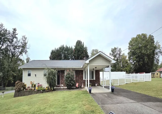 Photo 1 of Single family home for sale at 508 S Asbury Dr, Pigeon Forge, TN 37863 | MLS# 3602932 | Listing updated on 2026-09-30