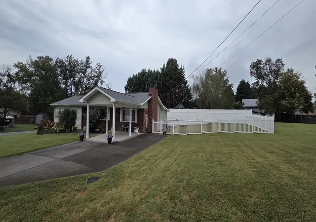 Photo 2 of Single family home for sale at 508 S Asbury Dr, Pigeon Forge, TN 37863 | MLS# 3602932 | Listing updated on 2026-09-30