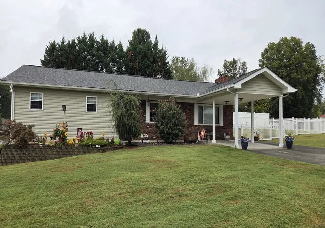 Photo 3 of Single family home for sale at 508 S Asbury Dr, Pigeon Forge, TN 37863 | MLS# 3602932 | Listing updated on 2026-09-30