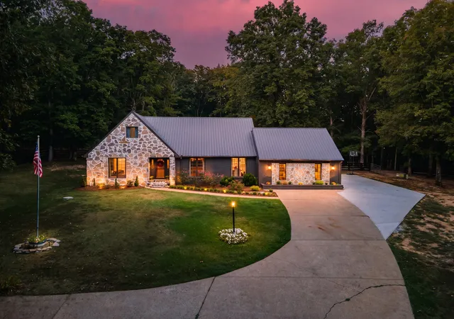Photo 3 of Single family home for sale at 1340 Puckett Holw Rd, Centerville, TN 37033 | MLS# 3610722 | Listing updated on 2026-10-03