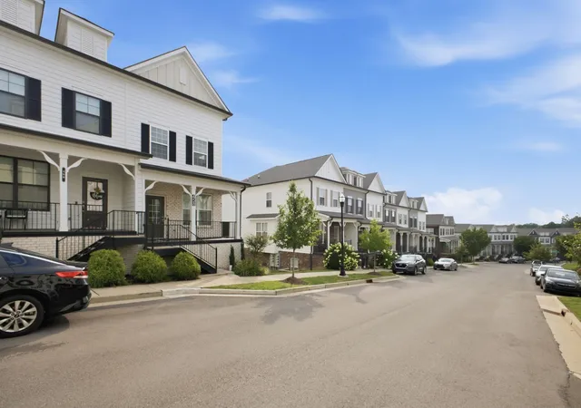 Photo 4 of Townhouse for sale at 458 Portsdale Dr, Brentwood, TN 37027 | MLS# 3609935 | Listing updated on 2026-10-09