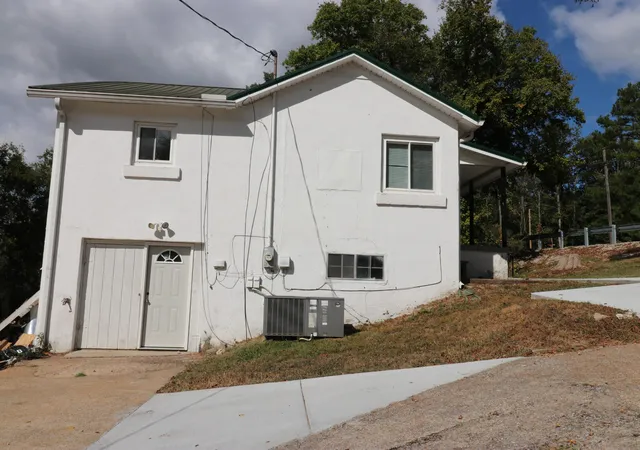 Photo 3 of Single family home for sale at 8294 Lawrenceburg Hwy, Mount Pleasant, TN 38474 | MLS# 3610483 | Listing updated on 2026-10-02