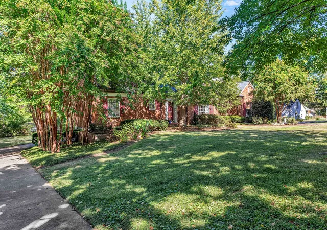 Photo 3 of Mansion for sale at 2301 Oxford Rd, Nashville, TN 37215 | MLS# 3610918 | Listing updated on 2026-10-03