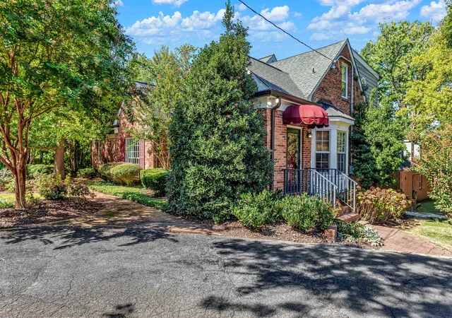 Photo 3 of Single family home for sale at 2301 Oxford Rd, Nashville, TN 37215 | MLS# 3610918 | Listing updated on 2026-10-03