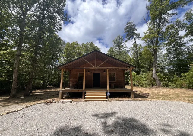 Photo 1 of Single family home for sale at 422 Dollar Dr, Altamont, TN 37301 | MLS# 3602968 | Listing updated on 2026-10-06