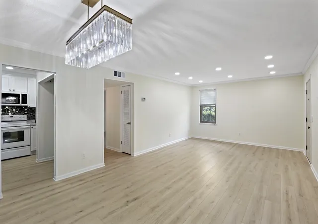 Photo 2 of Condo for sale at 523 Harding Pl #12, Nashville, TN 37211 | MLS# 3602966 | Listing updated on 2026-10-28