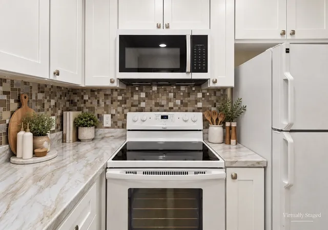 Photo 4 of Condo for sale at 523 Harding Pl #12, Nashville, TN 37211 | MLS# 3602966 | Listing updated on 2026-10-28