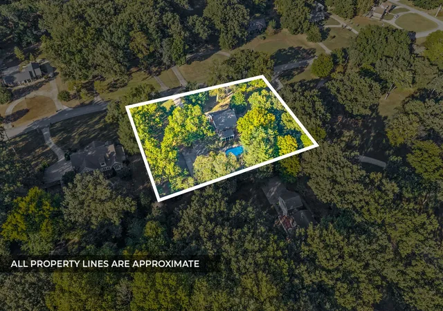 Photo 2 of Single family home for sale at 2904 Winn Mor Dr, Clarksville, TN 37043 | MLS# 3610316 | Listing updated on 2026-10-02