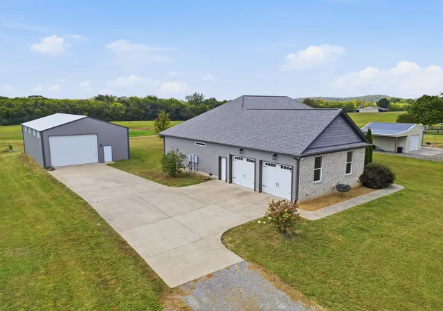 Photo 2 of Single family home for sale at 285 Burnley Rd, Hartsville, TN 37074 | MLS# 3611967 | Listing updated on 2026-10-06