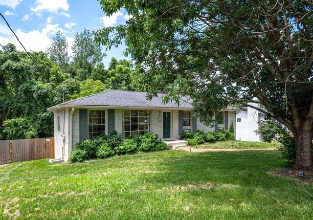 Photo 3 of Single family home for sale at 317 Bonnavue Dr, Hermitage, TN 37076 | MLS# 3611876 | Listing updated on 2026-10-07