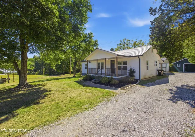Photo 1 of Single family home for sale at 3222 Kingston Hwy, Kingston, TN 37763 | MLS# 3602998 | Listing updated on 2026-09-30