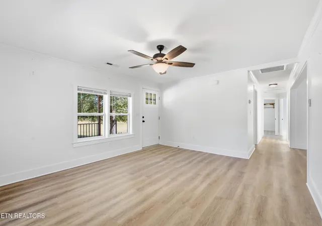 Photo 3 of Single family home for sale at 3222 Kingston Hwy, Kingston, TN 37763 | MLS# 3602998 | Listing updated on 2026-09-30