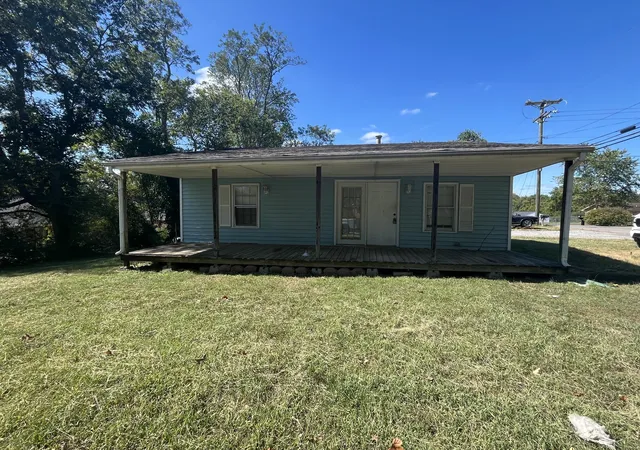 Photo 1 of Multi family home for sale at 476 Circle Dr, Clarksville, TN 37043 | MLS# 3603024 | Listing updated on 2026-10-01
