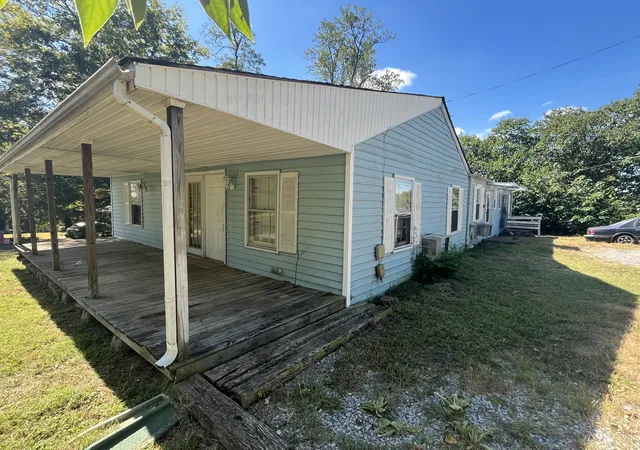 Photo 2 of Multi family home for sale at 476 Circle Dr, Clarksville, TN 37043 | MLS# 3603024 | Listing updated on 2026-10-01