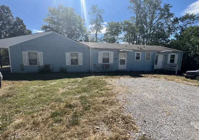 Photo 3 of Multi family home for sale at 476 Circle Dr, Clarksville, TN 37043 | MLS# 3603024 | Listing updated on 2026-10-01