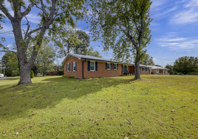 Photo 2 of Single family home for sale at 1019 Primrose Dr, Greenbrier, TN 37073 | MLS# 3610786 | Listing updated on 2026-10-06