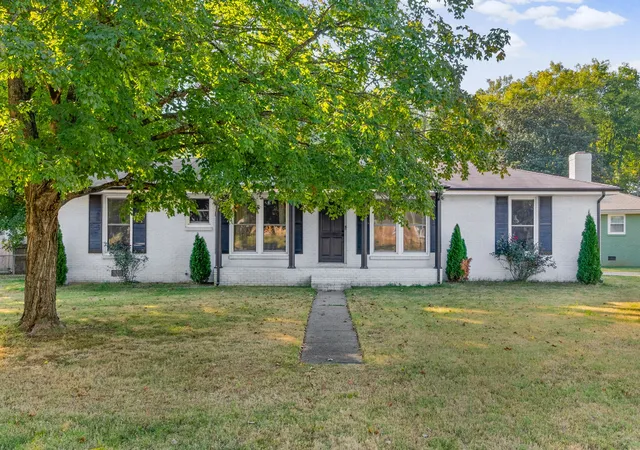Photo 2 of Single family home for sale at 1875 Patricia Dr, Clarksville, TN 37040 | MLS# 3610779 | Listing updated on 2026-10-07