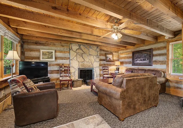 Photo 3 of Single family home for sale at 760 Fox Holw Rd, Gatlinburg, TN 37738 | MLS# 3603953 | Listing updated on 2026-10-01