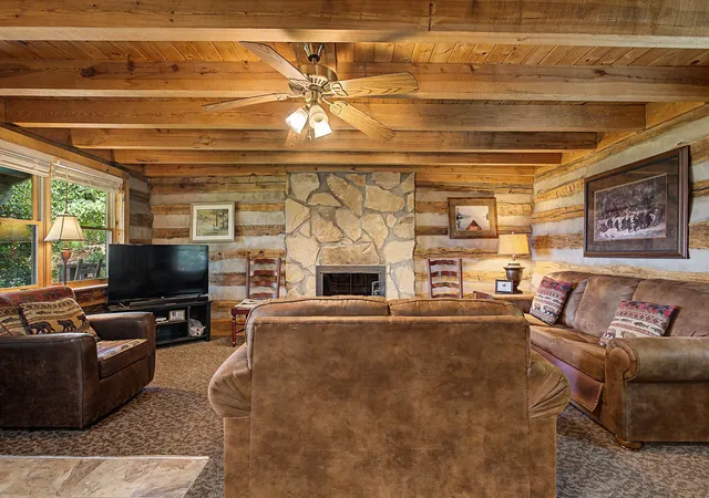 Photo 3 of Single family home for sale at 760 Fox Holw Rd, Gatlinburg, TN 37738 | MLS# 3603953 | Listing updated on 2026-10-01