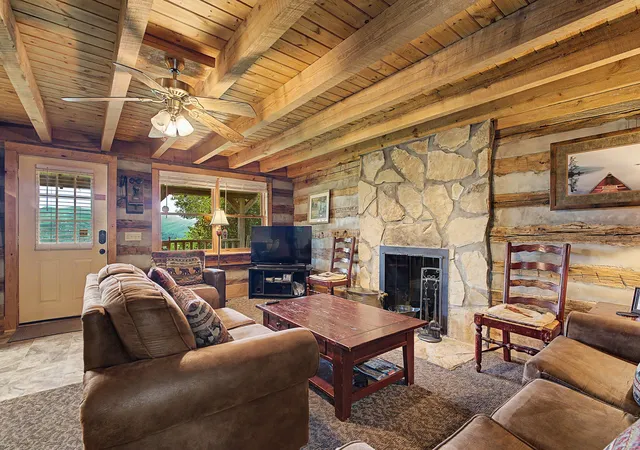 Photo 4 of Single family home for sale at 760 Fox Holw Rd, Gatlinburg, TN 37738 | MLS# 3603953 | Listing updated on 2026-10-01