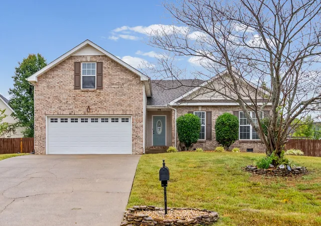 Photo 1 of Single family home for sale at 3387 Poplar Hl, Clarksville, TN 37043 | MLS# 3610368 | Listing updated on 2026-10-09