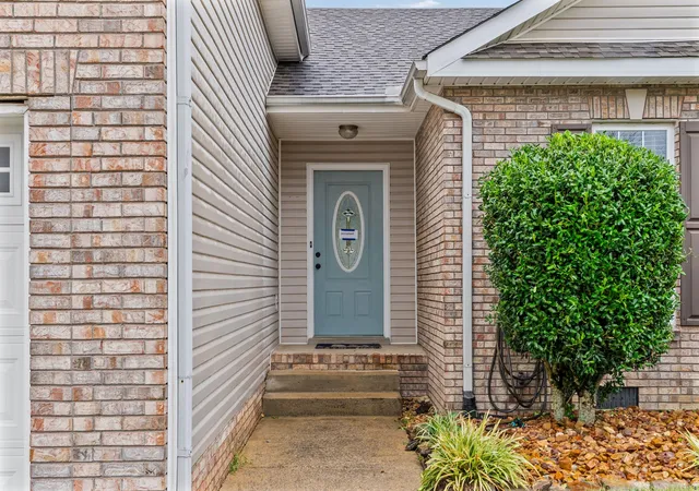 Photo 3 of Single family home for sale at 3387 Poplar Hl, Clarksville, TN 37043 | MLS# 3610368 | Listing updated on 2026-10-09