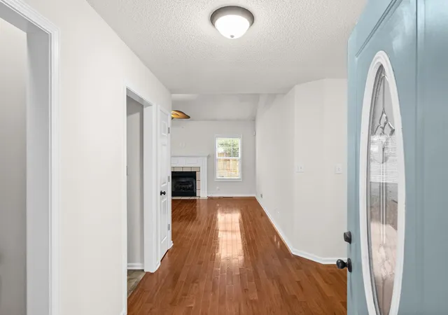 Photo 3 of Single family home for sale at 3387 Poplar Hl, Clarksville, TN 37043 | MLS# 3610368 | Listing updated on 2026-10-09