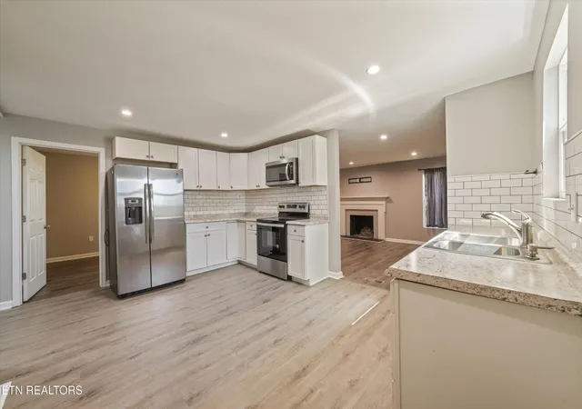 Photo 3 of Single family home for sale at 148 Atlantic Ave, Knoxville, TN 37917 | MLS# 3603055 | Listing updated on 2026-10-06