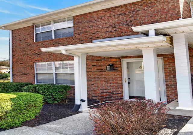 Photo 2 of Single family home for sale at 413 S Timber Dr, Nashville, TN 37214 | MLS# 3603945 | Listing updated on 2026-10-05