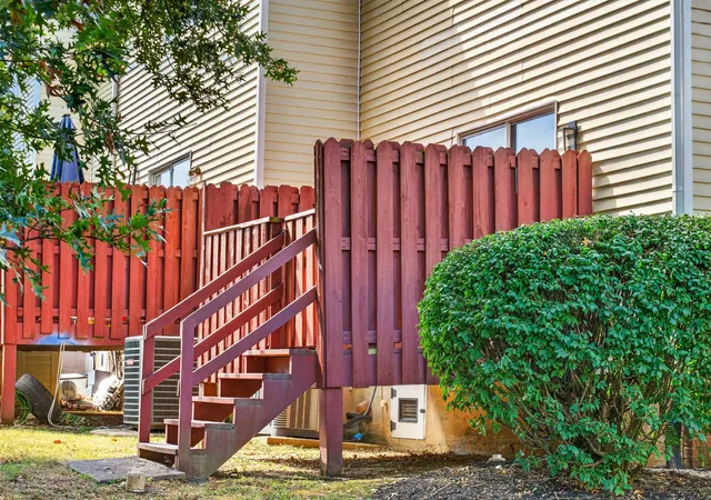 Photo 3 of Single family home for sale at 413 S Timber Dr, Nashville, TN 37214 | MLS# 3603945 | Listing updated on 2026-10-05