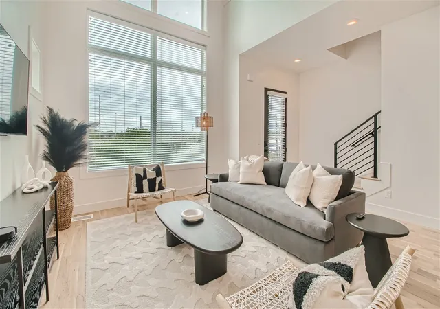 Photo 3 of Townhouse for sale at 2710a Larmon Dr, Nashville, TN 37204 | MLS# 3603253 | Listing updated on 2026-10-08