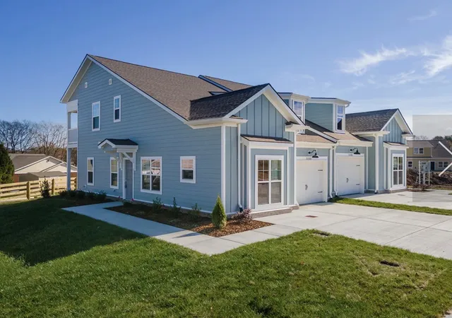Photo 1 of Townhouse for sale at 5101 Pace Park Cir, Columbia, TN 38401 | MLS# 3603129 | Listing updated on 2026-09-30