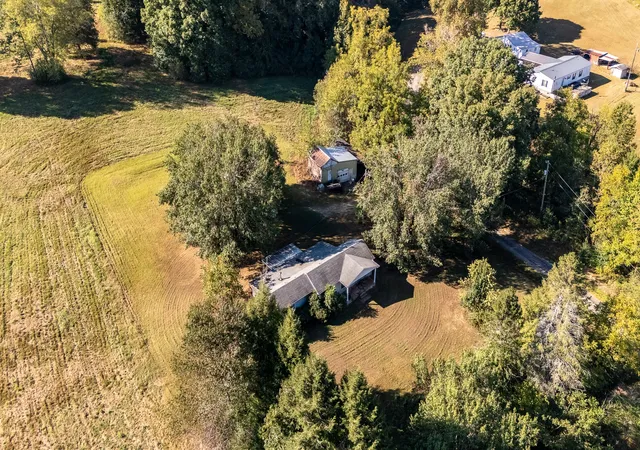 Photo 4 of Manufactured home for sale at 9 Gowen Rd, Leoma, TN 38468 | MLS# 3603954 | Listing updated on 2026-10-01