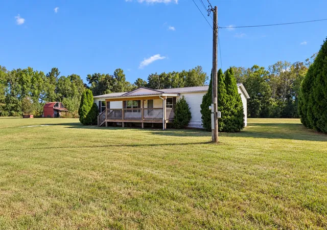 Photo 3 of Manufactured home for sale at 1894 Parker Rd, Manchester, TN 37355 | MLS# 3603333 | Listing updated on 2026-10-05