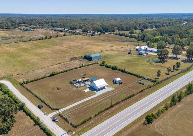 Photo 3 of Single family home for sale at 116 Emma Ln, Hohenwald, TN 38462 | MLS# 3603471 | Listing updated on 2026-10-08