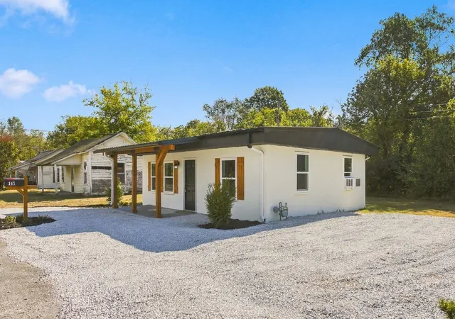 Photo 2 of Single family home for sale at 141 Scott Town Rd, Mount Pleasant, TN 38474 | MLS# 3610125 | Listing updated on 2026-10-08