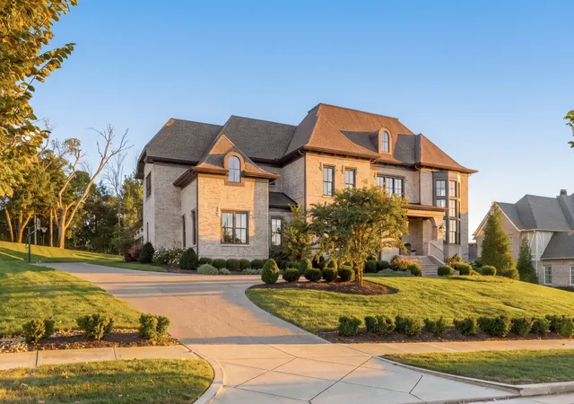 Photo 3 of Mansion for sale at 9263 Berwyn Ct, Brentwood, TN 37027 | MLS# 3603508 | Listing updated on 2026-10-07