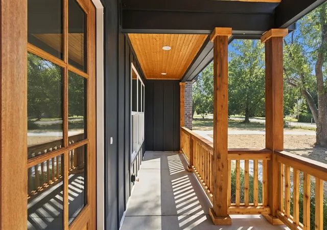 Photo 2 of Single family home for sale at 1132 Bellshire Dr, Nashville, TN 37207 | MLS# 3622118 | Listing updated on 2026-10-22