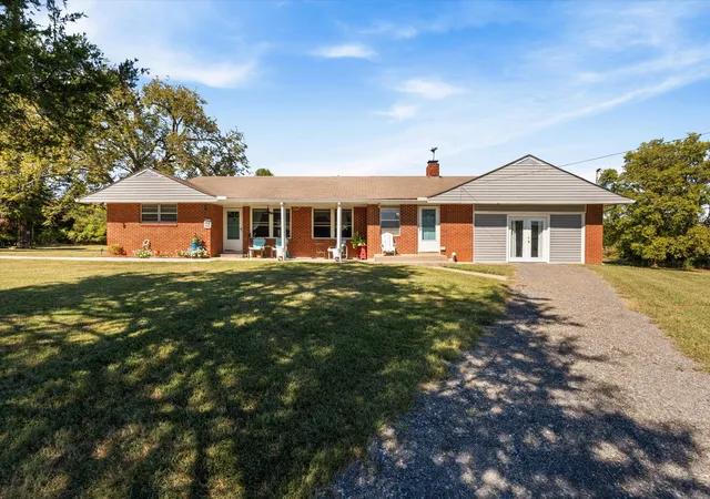 Photo 2 of Single family home for sale at 1975 Philadelphia Rd, Lebanon, TN 37087 | MLS# 3603268 | Listing updated on 2026-10-02