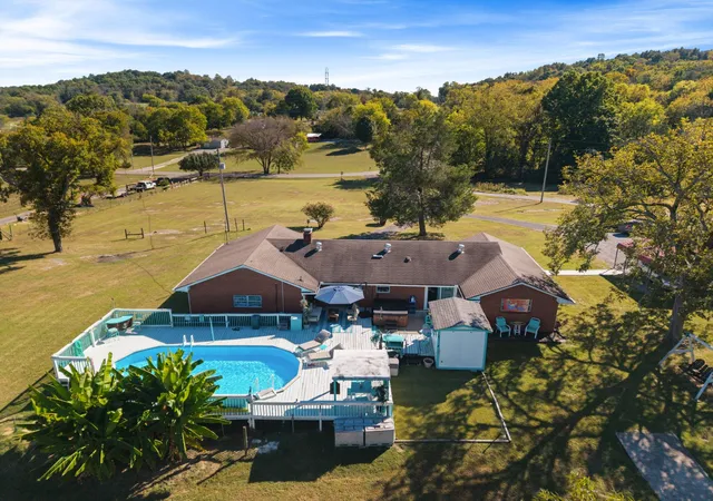 Photo 3 of Single family home for sale at 1975 Philadelphia Rd, Lebanon, TN 37087 | MLS# 3603268 | Listing updated on 2026-10-02