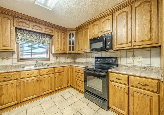 Photo 3 of Single family home for sale at 160 Dove Dr, Savannah, TN 38372 | MLS# 3603171 | Listing updated on 2026-09-30
