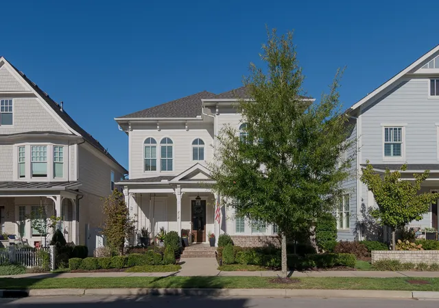 Photo 3 of Single family home for sale at 818 Jasper Ave, Franklin, TN 37064 | MLS# 3603568 | Listing updated on 2026-10-10