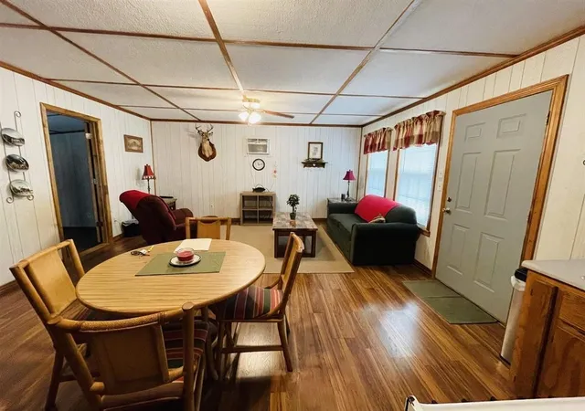 Photo 3 of Single family home for sale at 228 Bf Terry Cir, Savannah, TN 38372 | MLS# 3603180 | Listing updated on 2026-09-30
