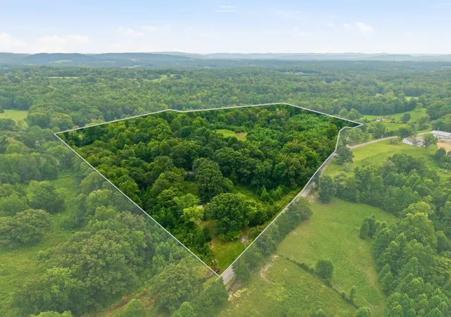 Photo 3 of Single family home for sale at 329 Old Standing Stone Rd, Livingston, TN 38570 | MLS# 3610390 | Listing updated on 2026-10-02