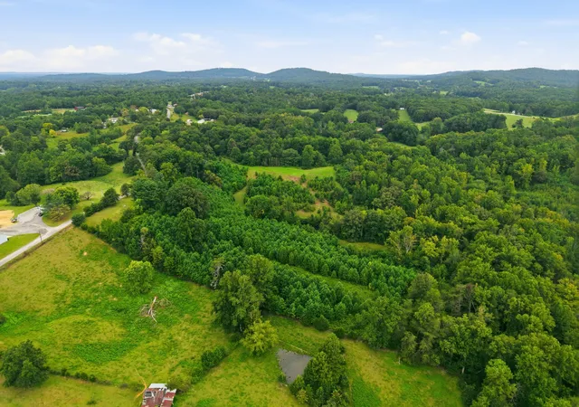 Photo 4 of Single family home for sale at 329 Old Standing Stone Rd, Livingston, TN 38570 | MLS# 3610390 | Listing updated on 2026-10-02