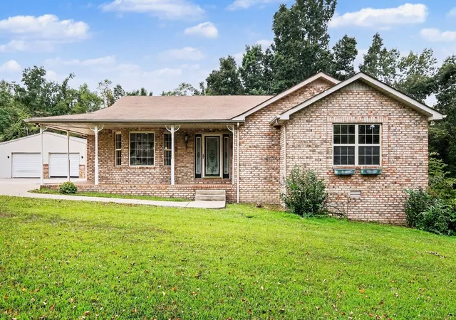 Photo 1 of Single family home for sale at 1065 Wixtown Rd, Westmoreland, TN 37186 | MLS# 3603213 | Listing updated on 2026-10-06