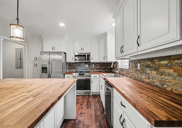 Photo 2 of Single family home for sale at 1065 Wixtown Rd, Westmoreland, TN 37186 | MLS# 3603213 | Listing updated on 2026-10-06