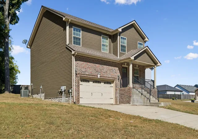 Photo 3 of Single family home for sale at 817 Lutz Ln, Clarksville, TN 37042 | MLS# 3603315 | Listing updated on 2026-10-23