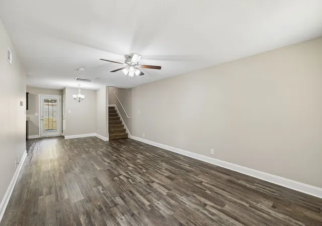 Photo 4 of Single family home for sale at 817 Lutz Ln, Clarksville, TN 37042 | MLS# 3603315 | Listing updated on 2026-10-23