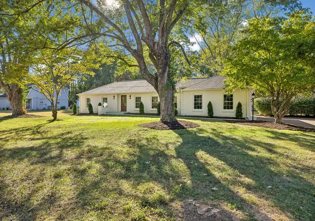 Photo 3 of Single family home for sale at 1313 Lipscomb Dr, Brentwood, TN 37027 | MLS# 3603385 | Listing updated on 2026-10-05
